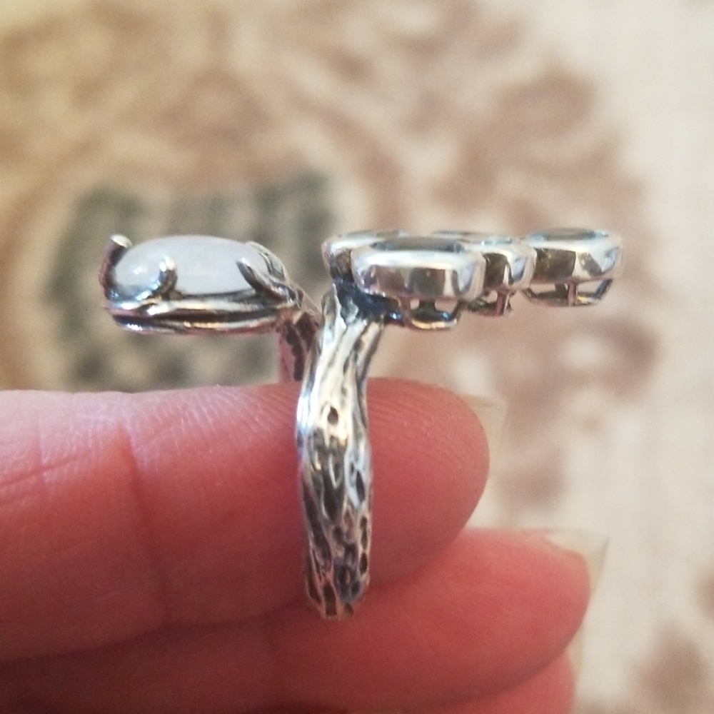 GORGEOUS SILVER RING - Picture 6 of 9
